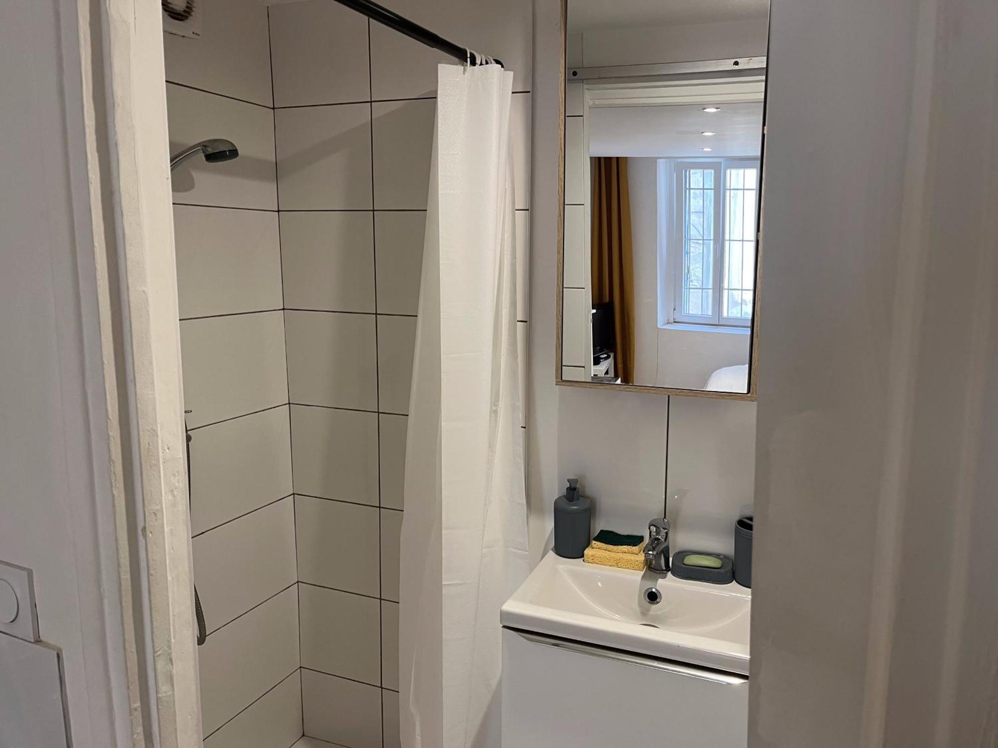 Studio Equipe Confort Proche De Toutes Commodites La Seyne-sur-Mer Bagian luar foto