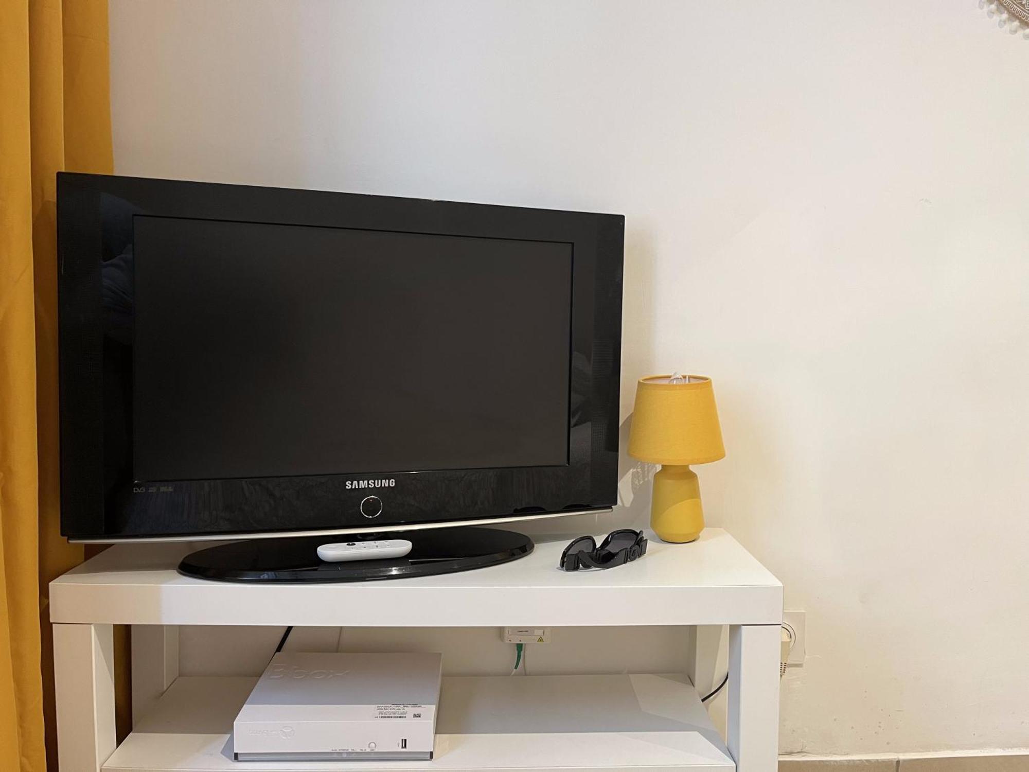 Studio Equipe Confort Proche De Toutes Commodites La Seyne-sur-Mer Bagian luar foto